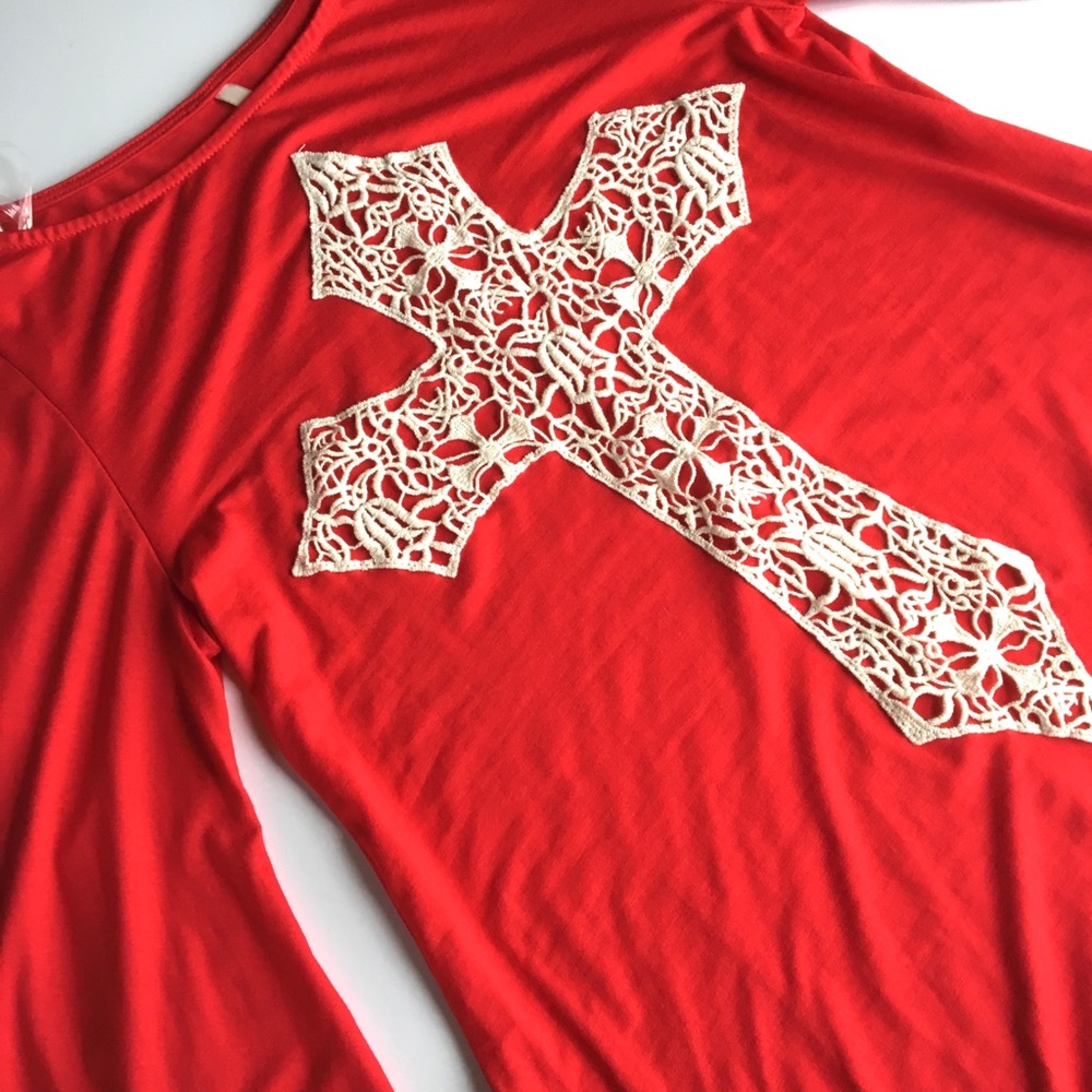 🌸 Crocheted Cross Red Tunic